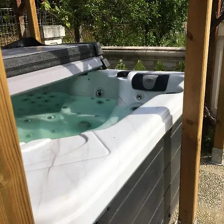 Appartement De 2 Chambres Avec Piscine Partagee Spa Et Jardin Clos A Les Mathes A 5 Km De La Plage *