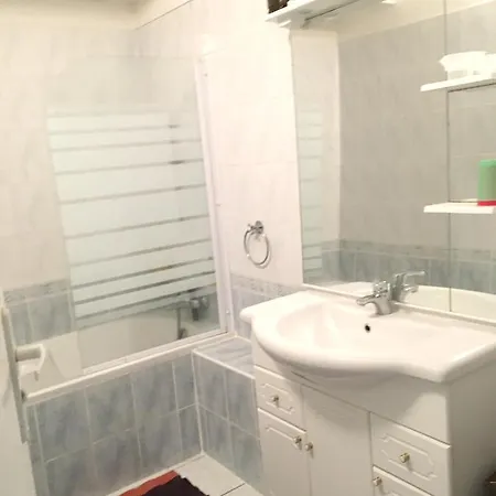 Apartman Appartement De 2 Chambres Avec Piscine Partagee Spa Et Jardin Clos A Les Mathes A 5 Km De La Plage